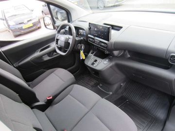 Car image 25