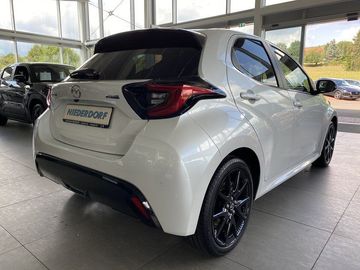 Car image 4