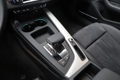 Car image 36