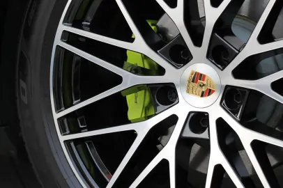 Car image 27