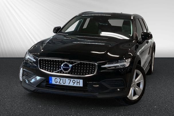 Volvo V60 Cross Country B4 AWD 147 kW image number 1