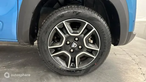 Car image 20