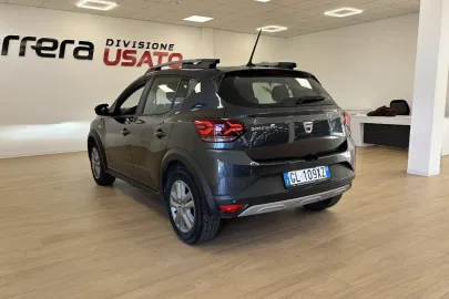 Car image 5