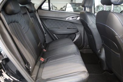 Car image 25