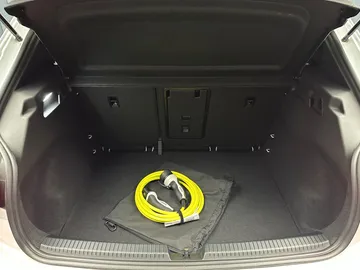 Car image 36