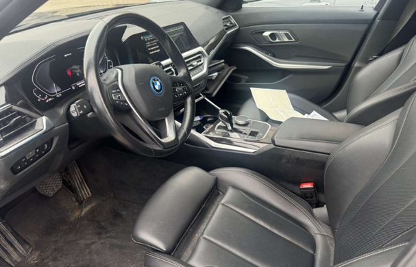 BMW 320 e Touring 150 kW image number 4