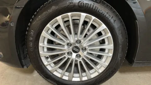 Car image 28