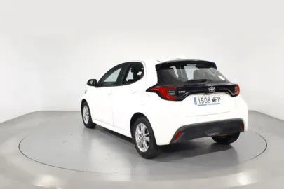 Car image 3