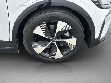 Car image 28