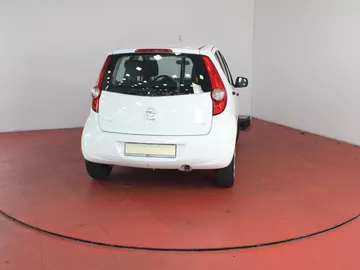 Car image 32