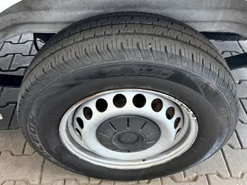 Car image 44