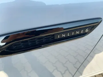 Car image 38