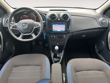 Car image 10