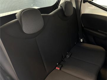 Car image 33