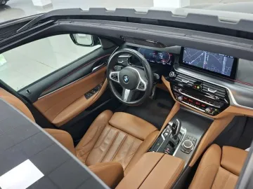 Car image 40