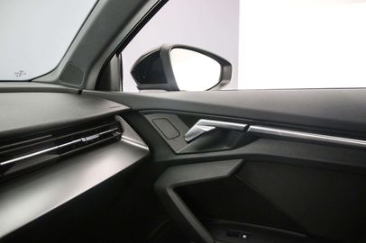 Car image 35