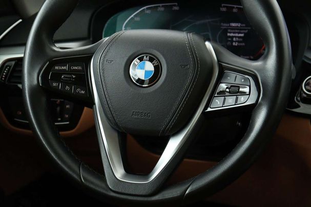 BMW 520i Touring 135 kW image number 8