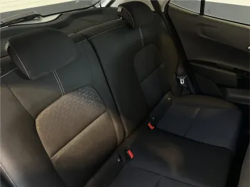Car image 33