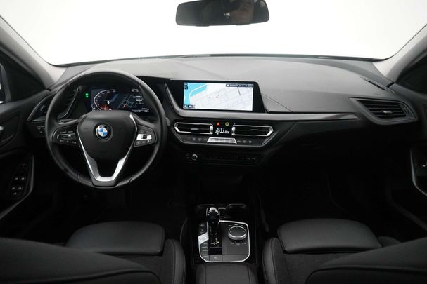 BMW 118i 100 kW image number 10