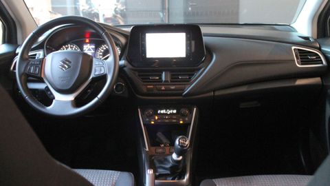 Car image 11