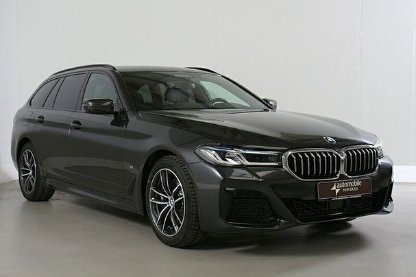 BMW 530d Touring M Sportpaket xDrive 210 kW image number 3