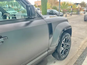 Car image 28
