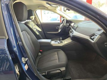 Car image 37