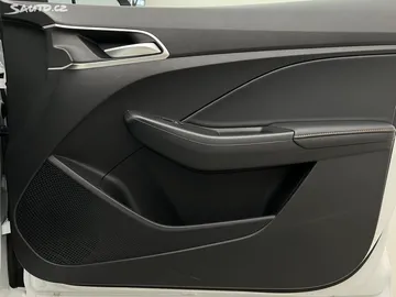 Car image 44
