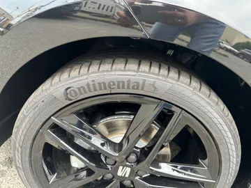 Car image 29