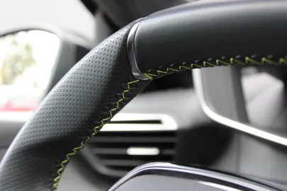Car image 28