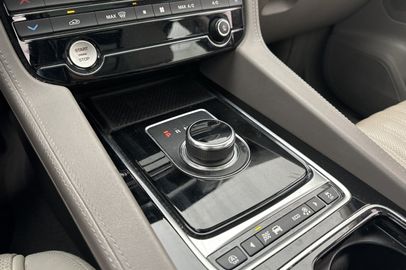 Car image 25