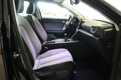 Car image 28