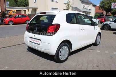 Car image 5