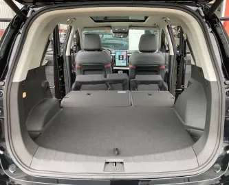 Car image 27