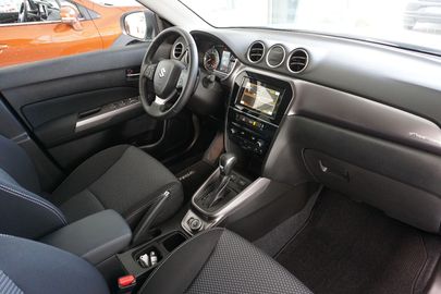 Car image 13