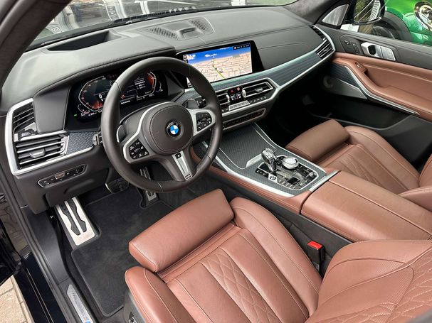 BMW X7 M xDrive 250 kW image number 24