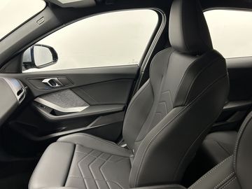 Car image 32