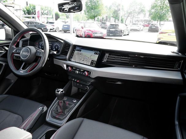 Audi A1 25 TFSI S-line Allstreet 70 kW image number 3