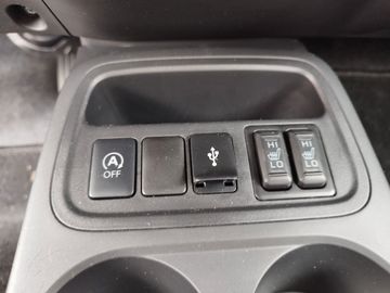 Car image 18
