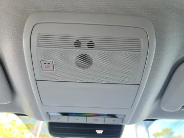 Car image 38