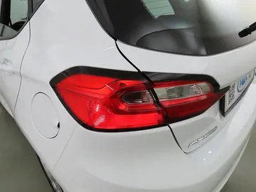 Car image 31