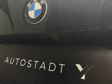 Car image 32
