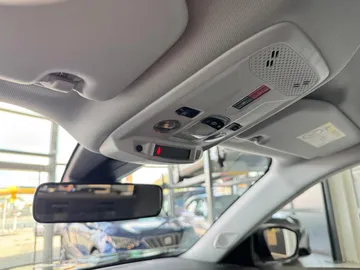 Car image 37