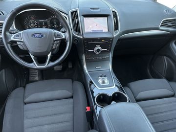 Car image 11