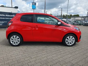 Car image 4