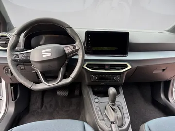 Car image 17