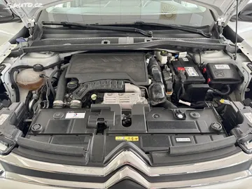 Car image 36