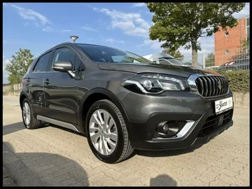 Car image 2