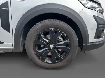 Car image 27
