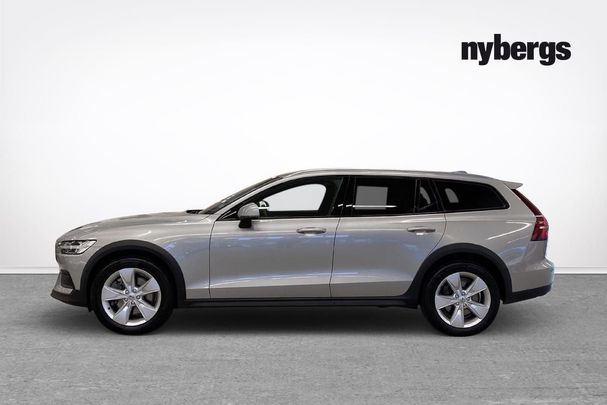 Volvo V60 Cross Country AWD B4 147 kW image number 2